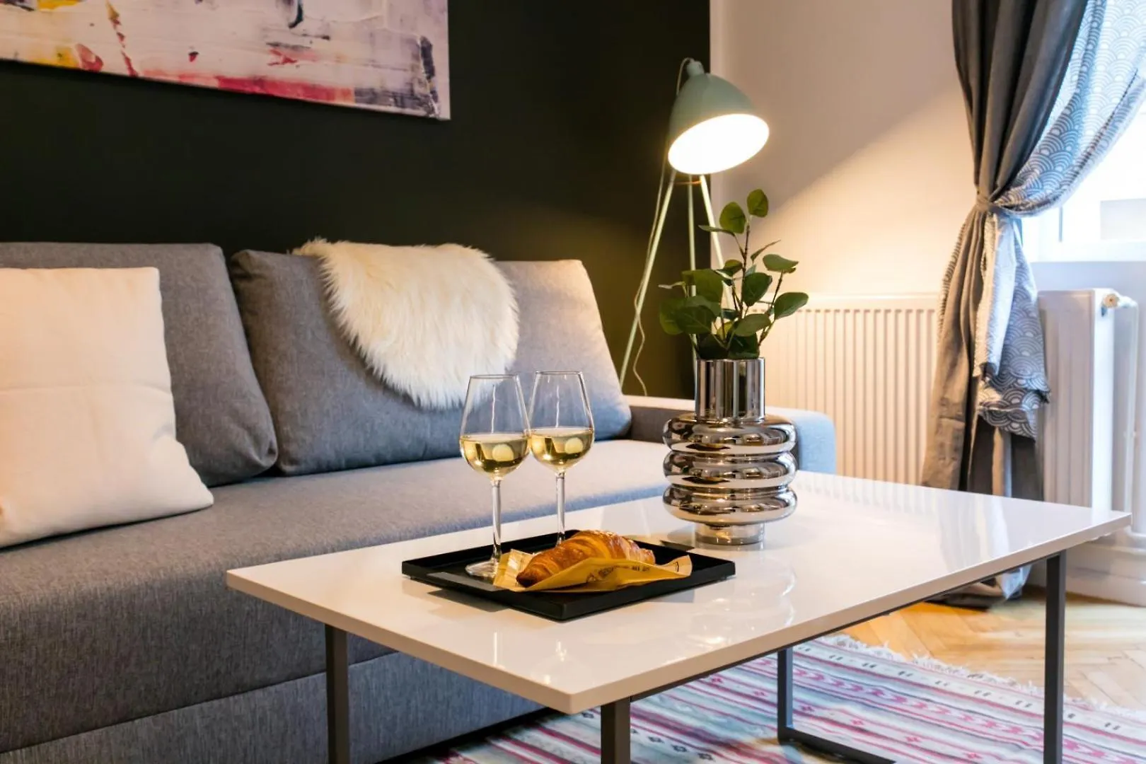 Heart Of The City - Cozy Apartments In Prime Location Bucharest Romania
