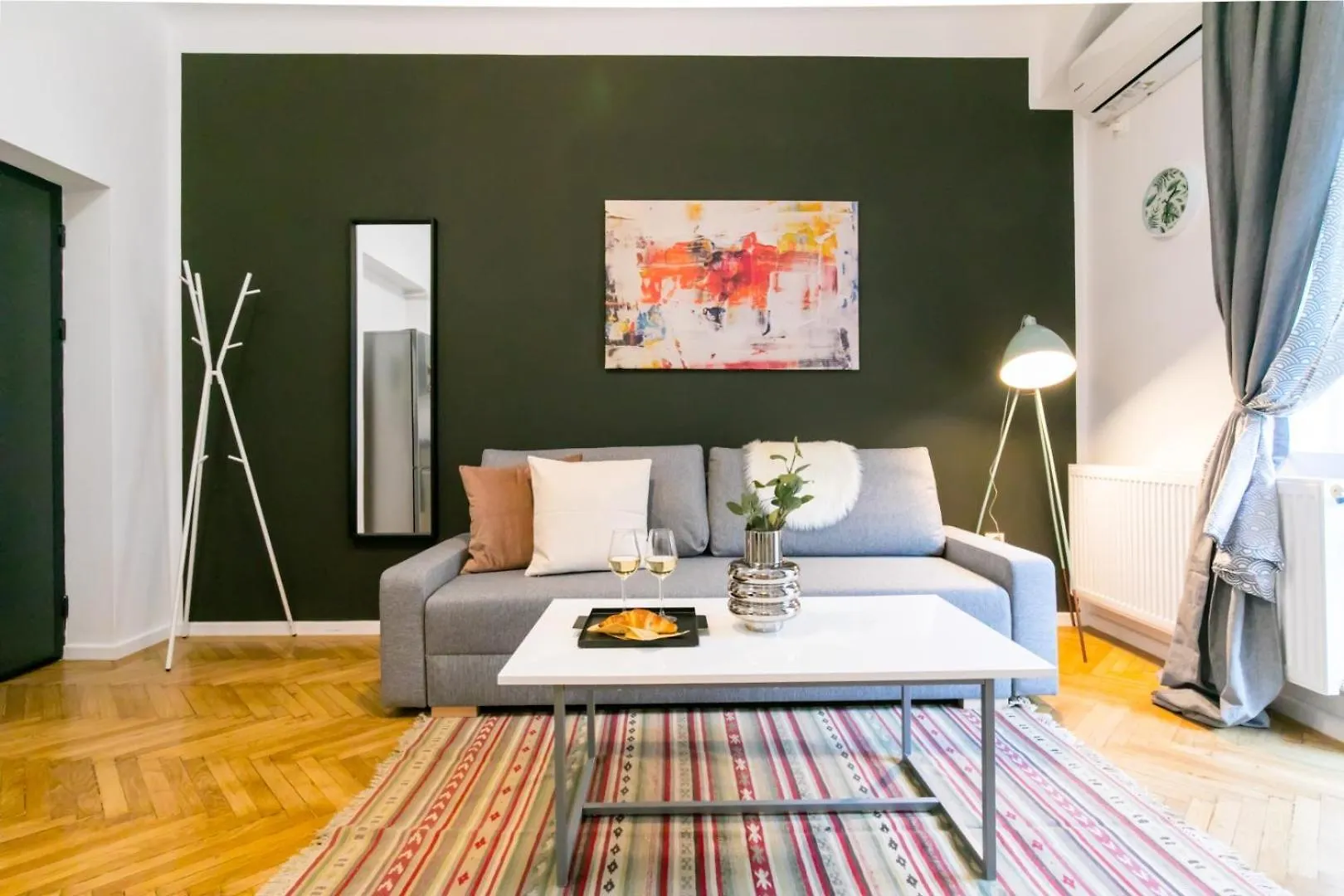 Heart Of The City - Cozy Apartments In Prime Location location